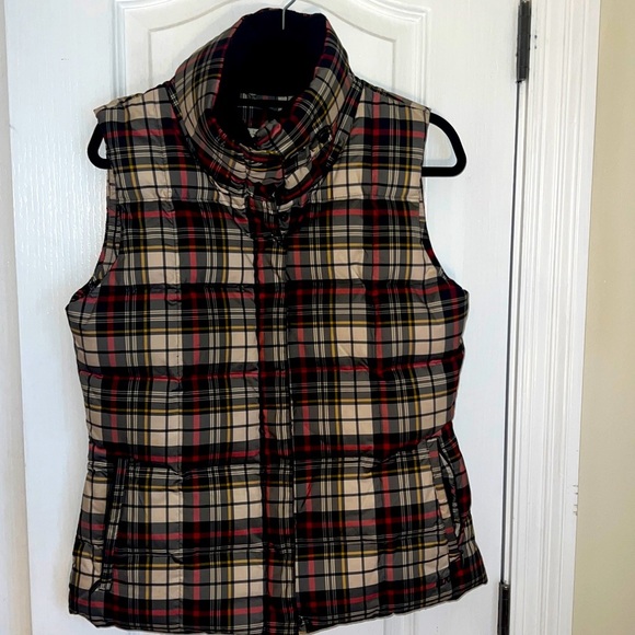 Eddie Bauer Down Vest red black yellow Plaid Small  pockets Zip Snap Enclosure - Picture 14 of 14